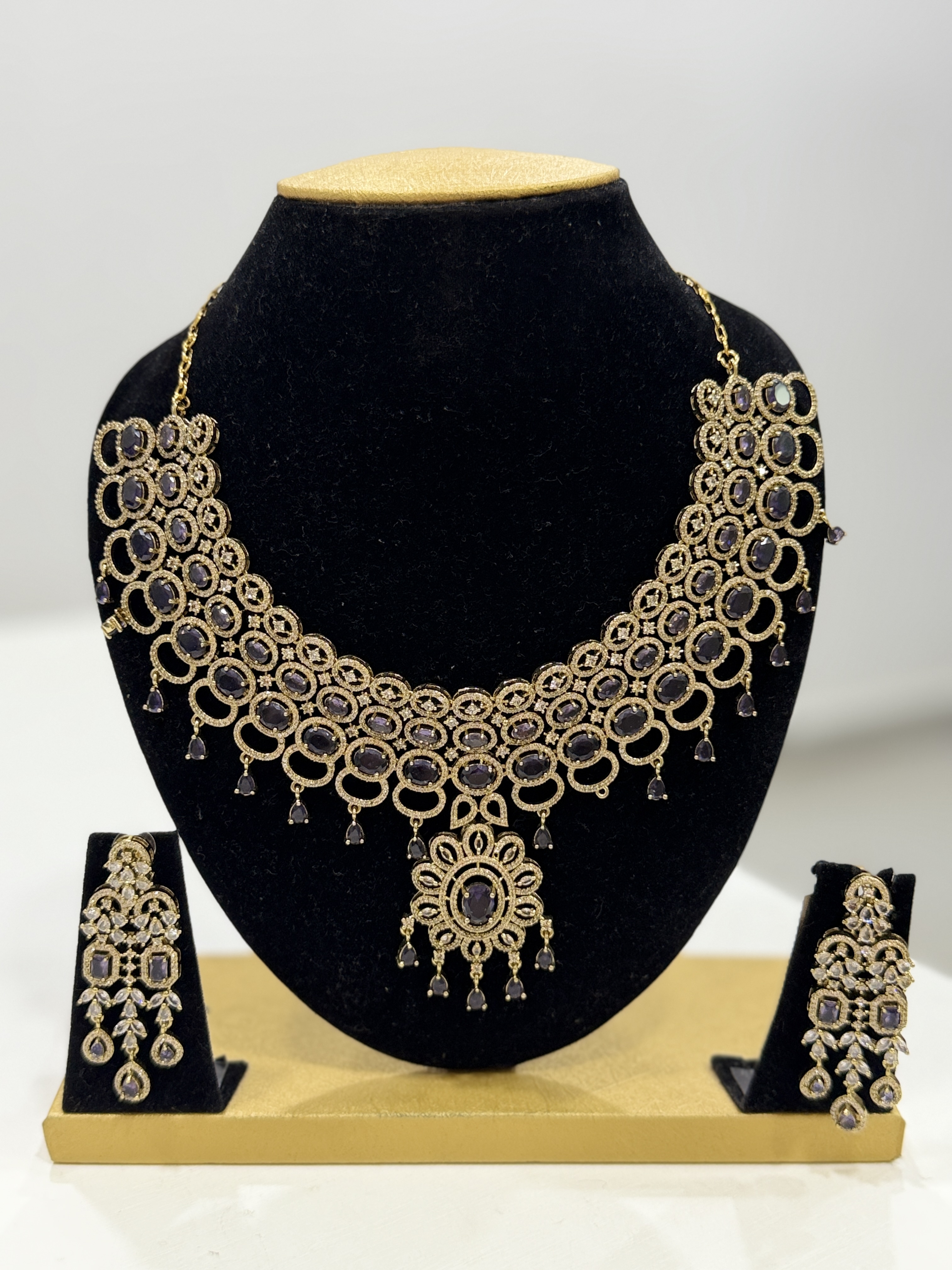Big choker set