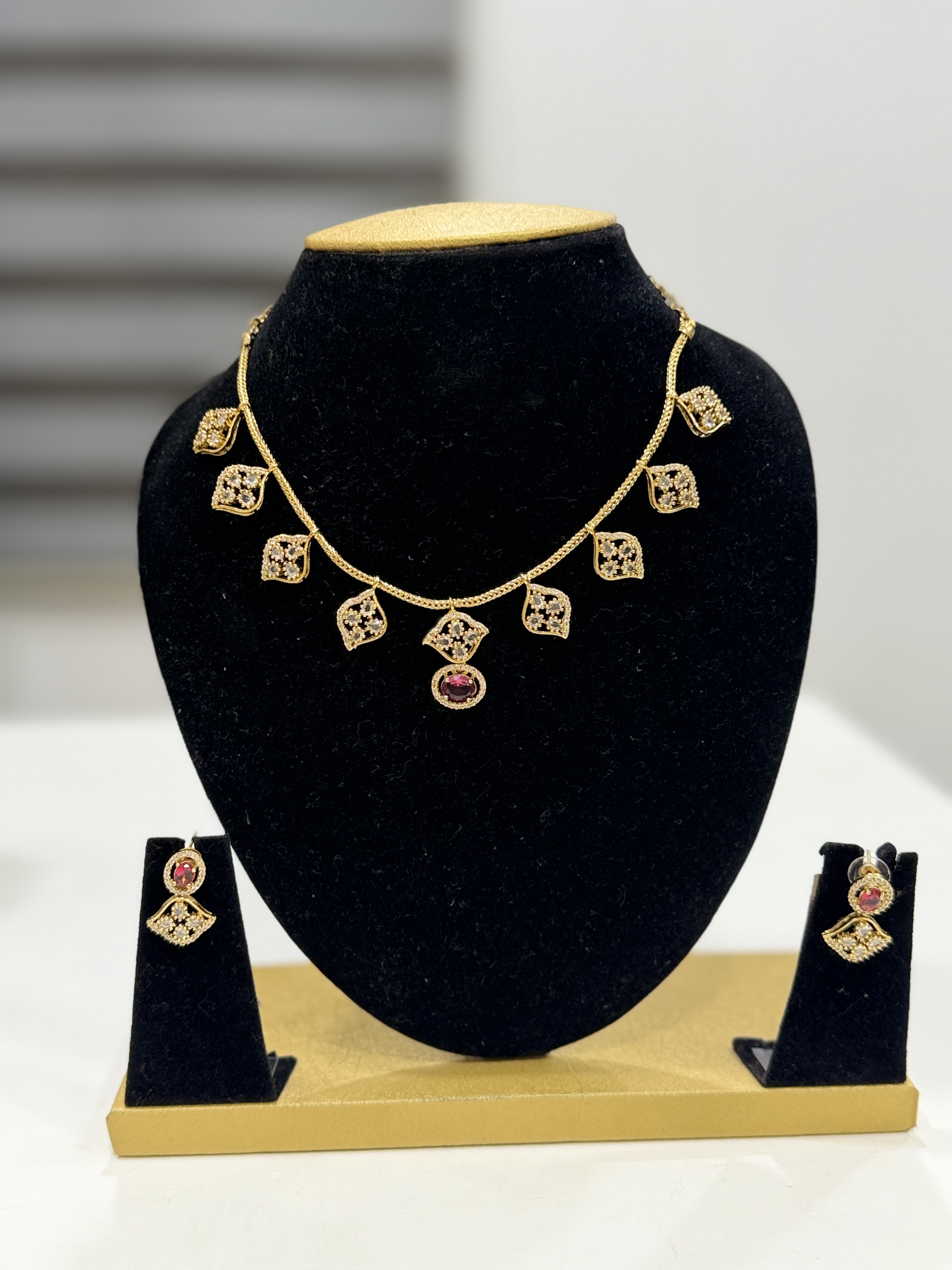 Fancy neck set
