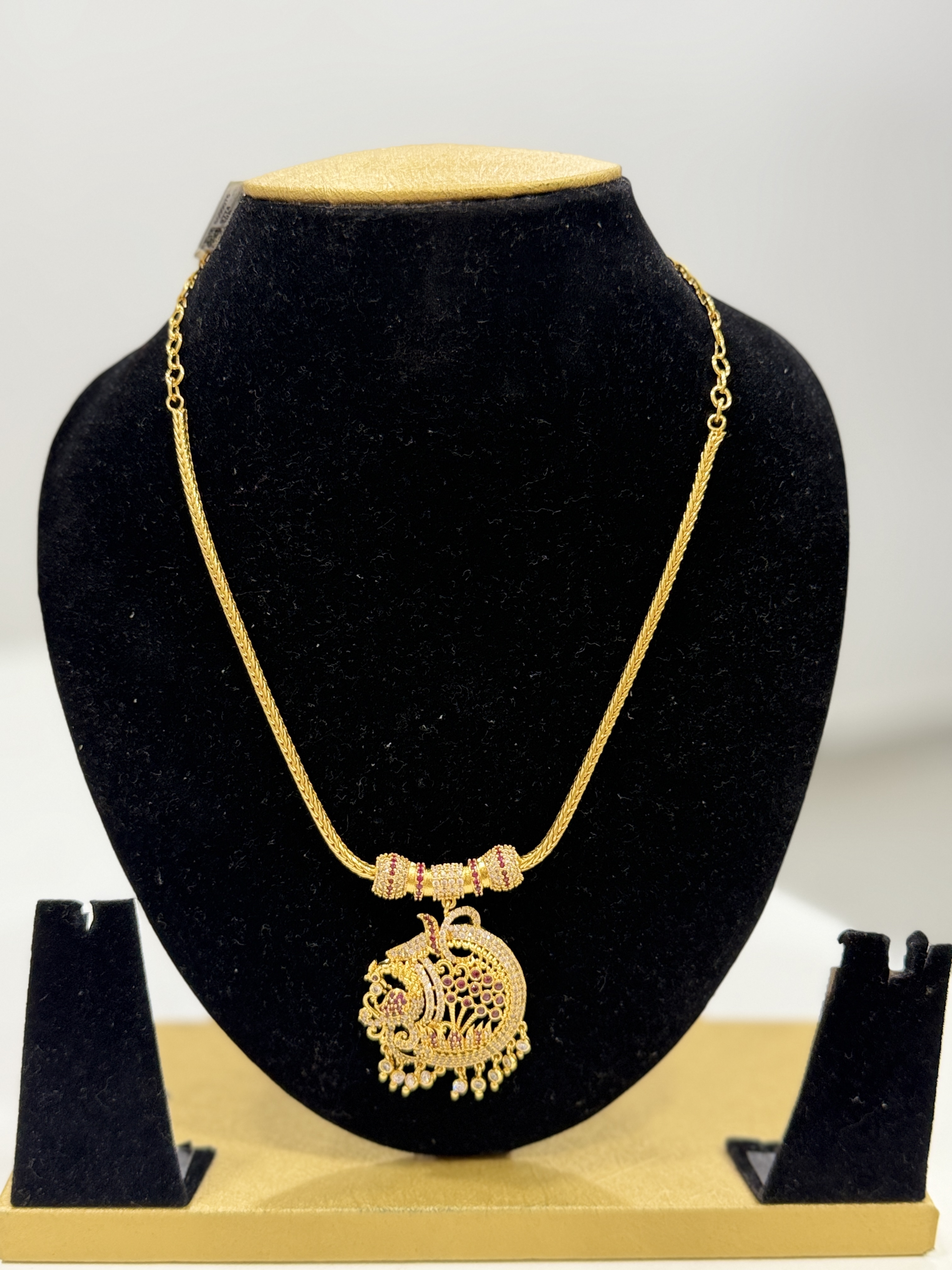 Trendy attigai