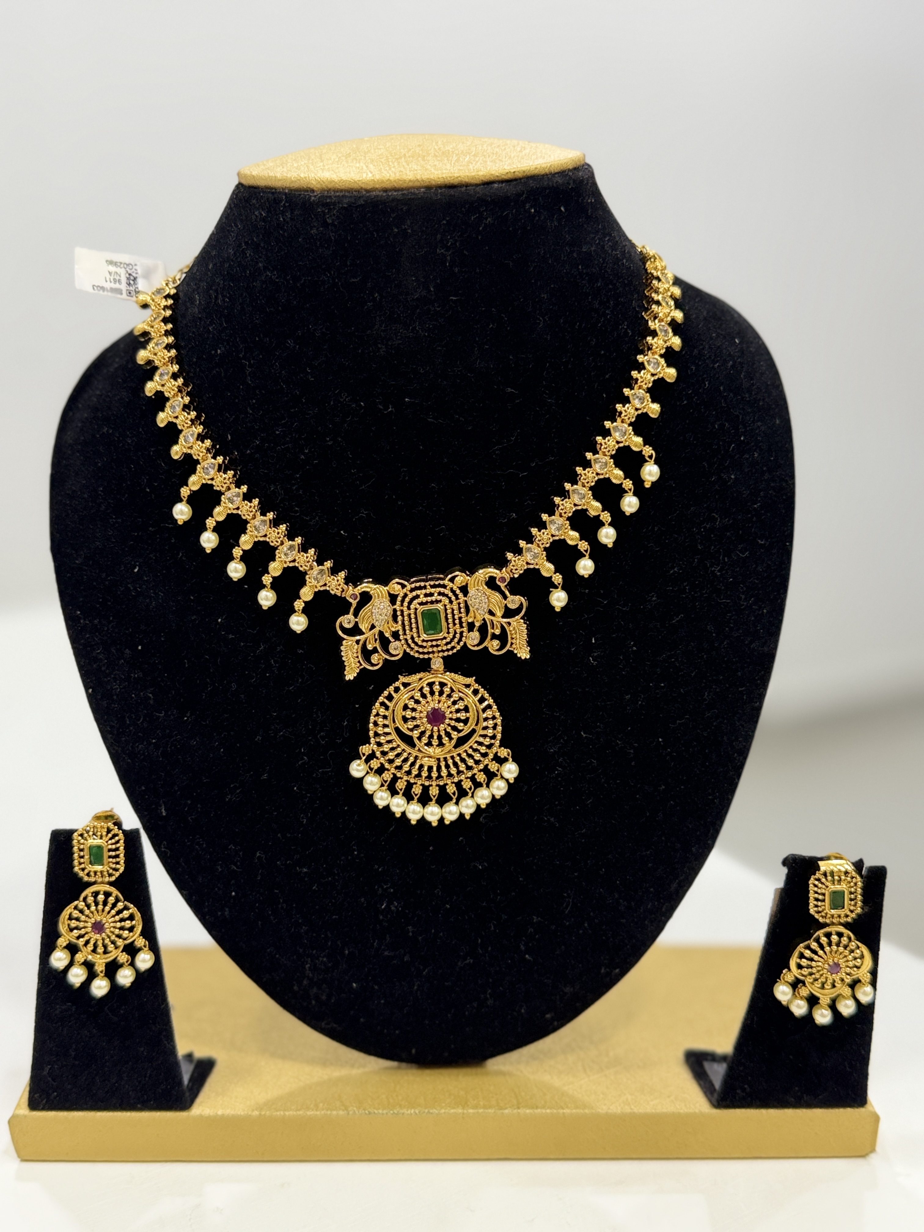 Pearl choker set