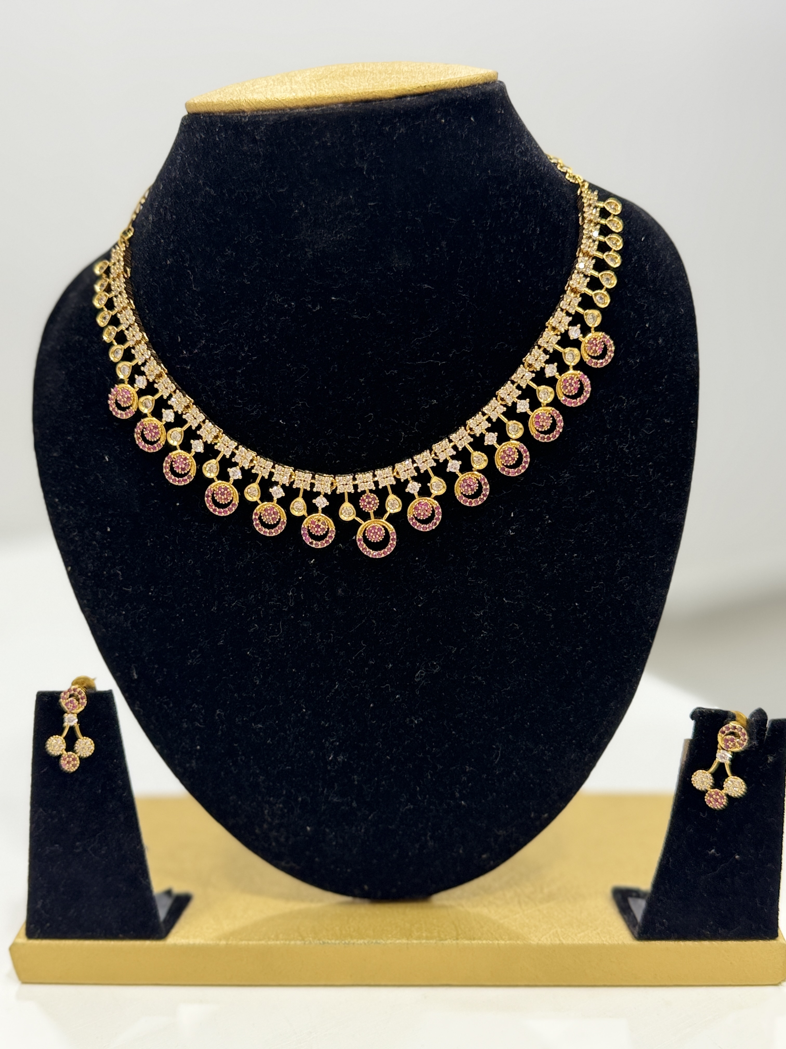 Fancy stone choker set